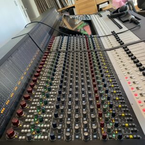 NEVE Genesys Black